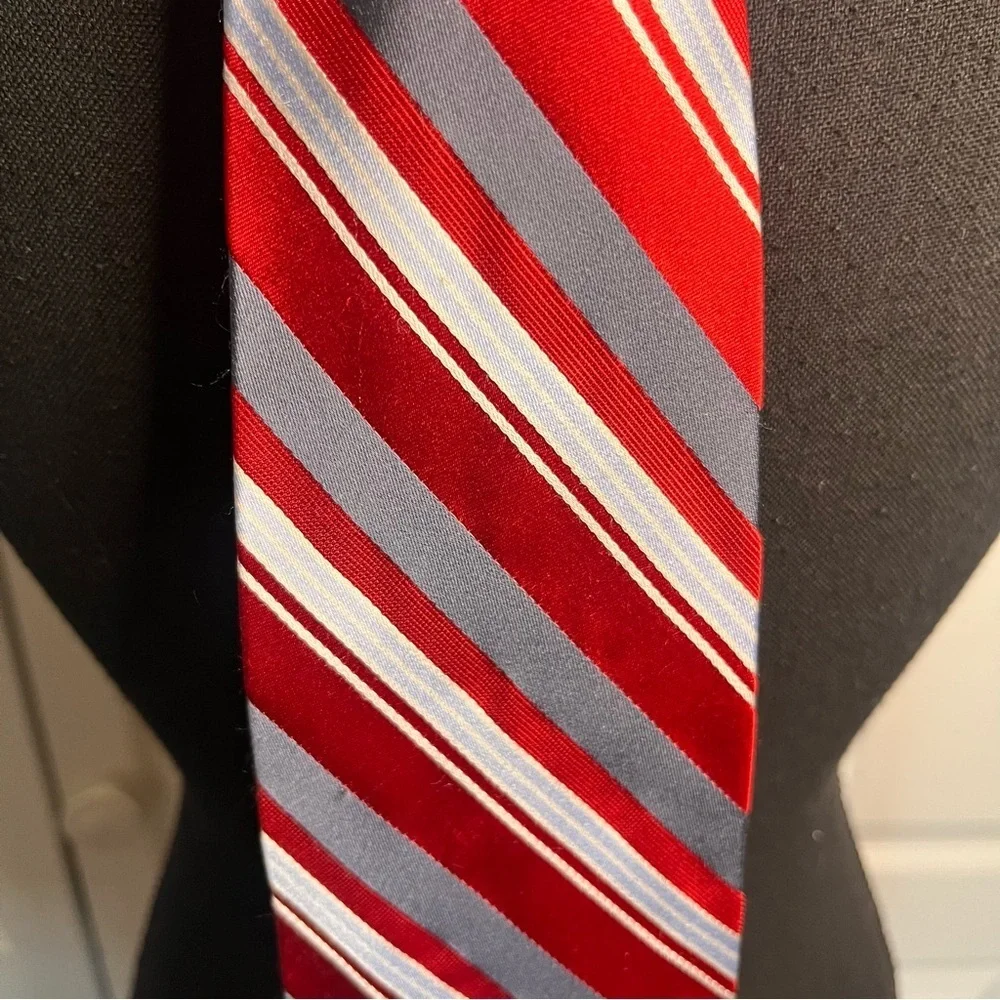 Robert Villini Tie 100% Silk Grey Red Black Striped 4” X 59” Hand Made